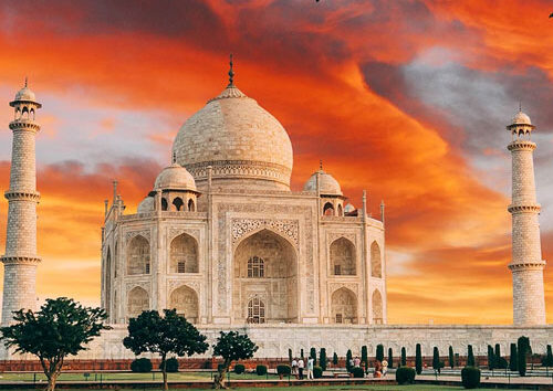 From Delhi: Sunrise Taj Mahal Tour by Car