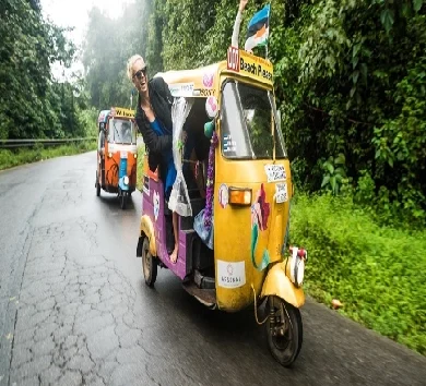 From Agra: Taj Mahal Sunrise and Agra Fort Tour by Tuk-Tuk