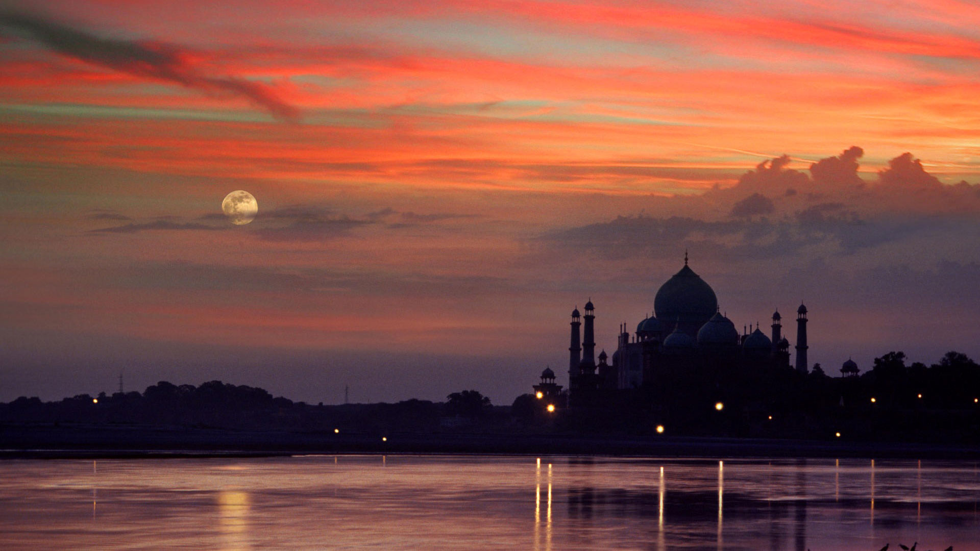 From Agra: Skip the Line – Taj Mahal Guided Tour by Tuk-Tuk