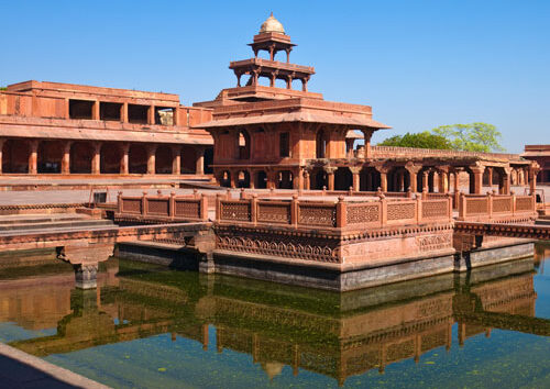 From Delhi: Day Tour Taj Mahal and Fatehpur Sikri by Car