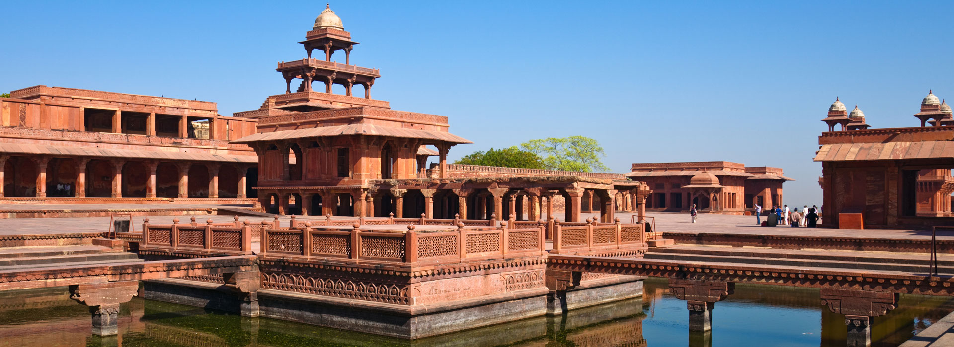 From Delhi: Day Tour Taj Mahal and Fatehpur Sikri by Car
